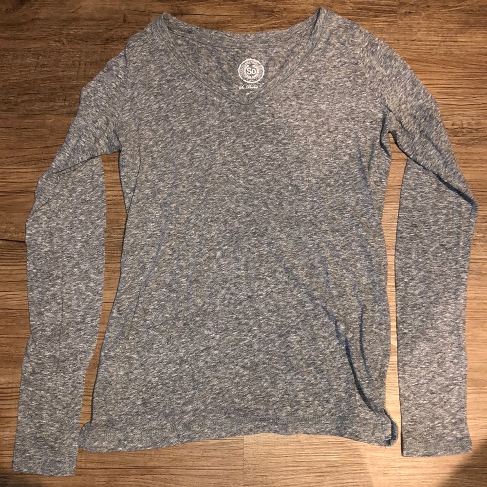 Long sleeve v-neck